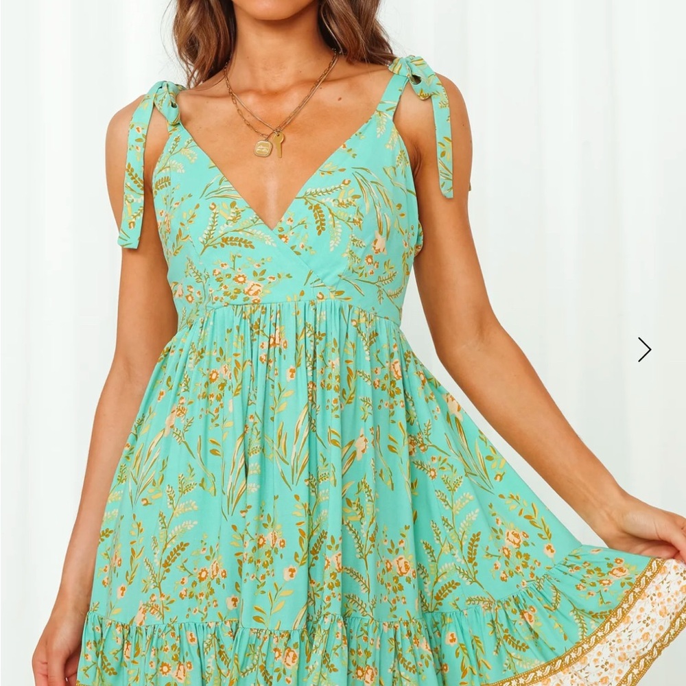 Hello Molly Spring Dress - Picture 2 of 4